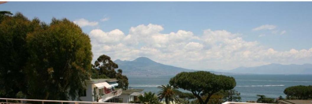 B&B Rivalta - Posillipo ナポリ エクステリア 写真